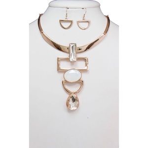 PATRA NECKLACE AND EARRINGS SET
